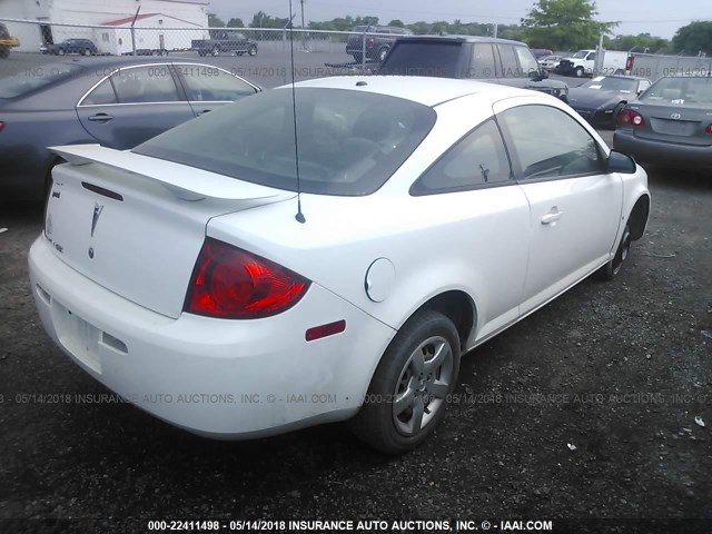 1G2AS18H697100336 - 2009 PONTIAC G5 WHITE photo 4