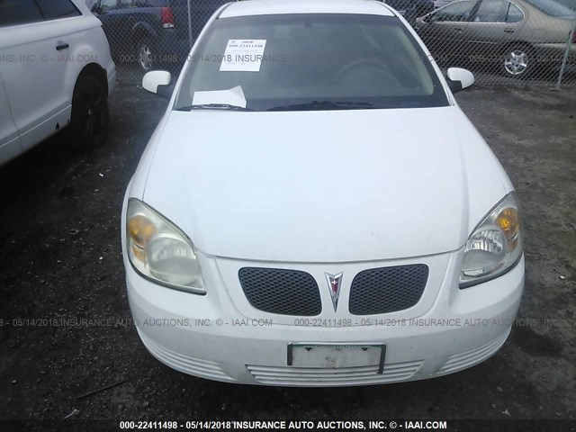 1G2AS18H697100336 - 2009 PONTIAC G5 WHITE photo 6