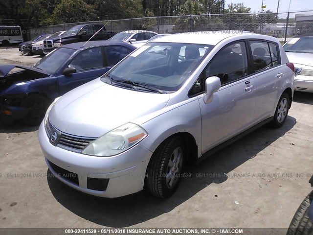 3N1BC13E68L380945 - 2008 NISSAN VERSA S/SL SILVER photo 2