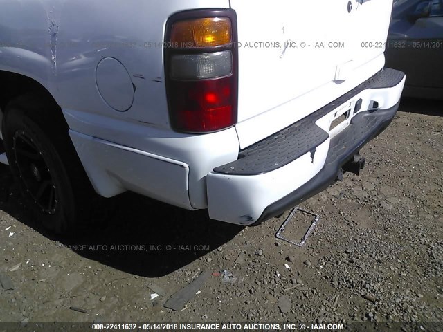 1GKFK66U35J187516 - 2005 GMC YUKON XL DENALI WHITE photo 6