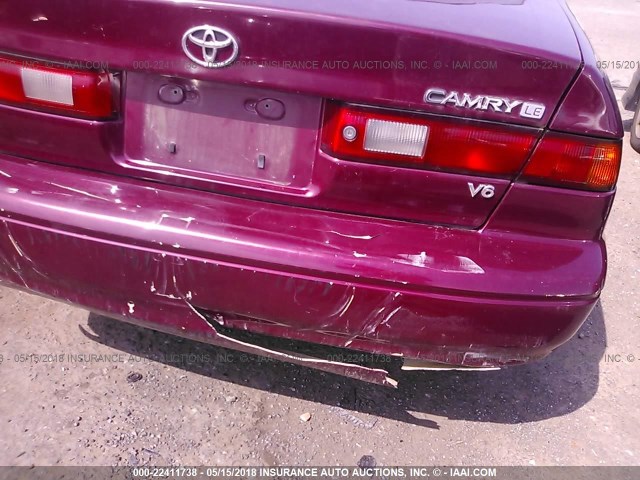 4T1BF22K2VU036091 - 1997 TOYOTA CAMRY CE/LE/XLE RED photo 6