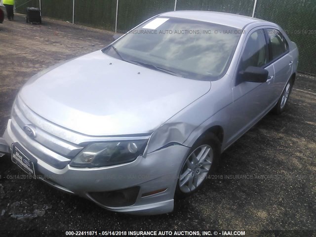 3FAHP0GA2AR239229 - 2010 FORD FUSION S SILVER photo 2