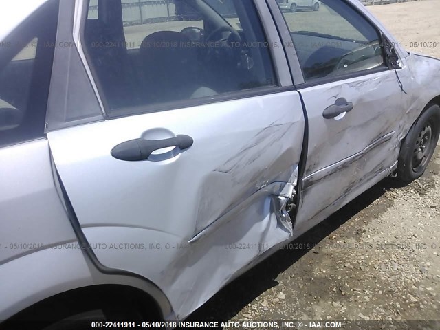 1FAFP34N57W258251 - 2007 FORD FOCUS ZX4/S/SE/SES 银色 照片 6