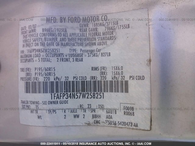 1FAFP34N57W258251 - 2007 FORD FOCUS ZX4/S/SE/SES SILVER photo 9