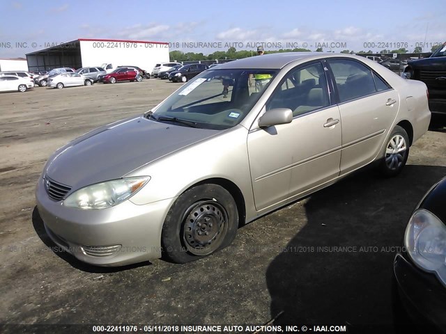 4T1BE32K75U978016 - 2005 TOYOTA CAMRY LE/XLE/SE ოქროსფერი ფოტო 2
