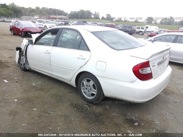 4T1BE32KX2U562005 - 2002 TOYOTA CAMRY LE/XLE/SE თეთრი ფოტო 3