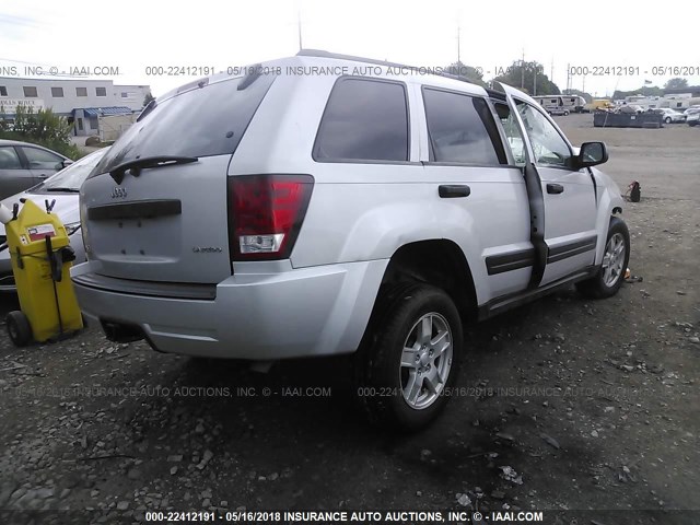 1J4HR48NX5C691411 - 2005 JEEP GRAND CHEROKEE LAREDO/COLUMBIA/FREEDOM 银色 照片 4