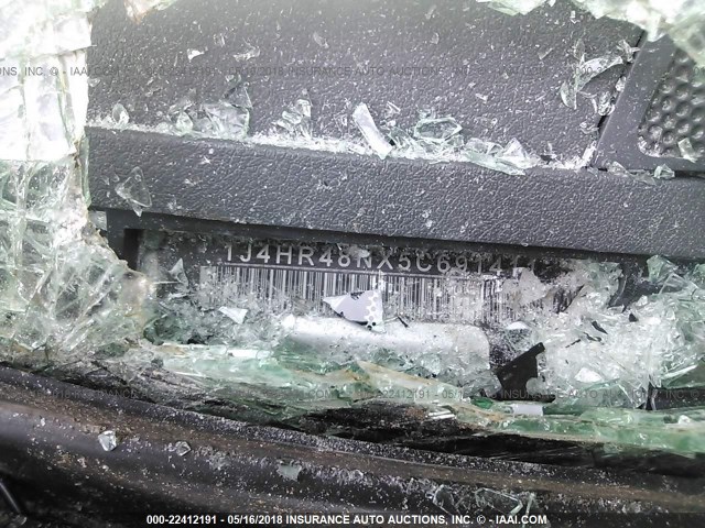 1J4HR48NX5C691411 - 2005 JEEP GRAND CHEROKEE LAREDO/COLUMBIA/FREEDOM 银色 照片 9