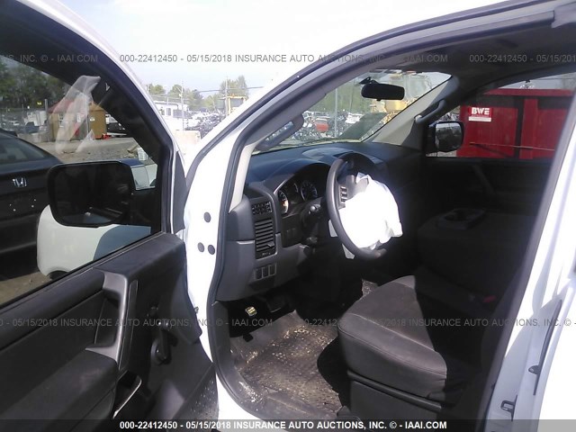 1N6BA0CJ9CN319606 - 2012 NISSAN TITAN S/SV/PRO-4X WHITE photo 5