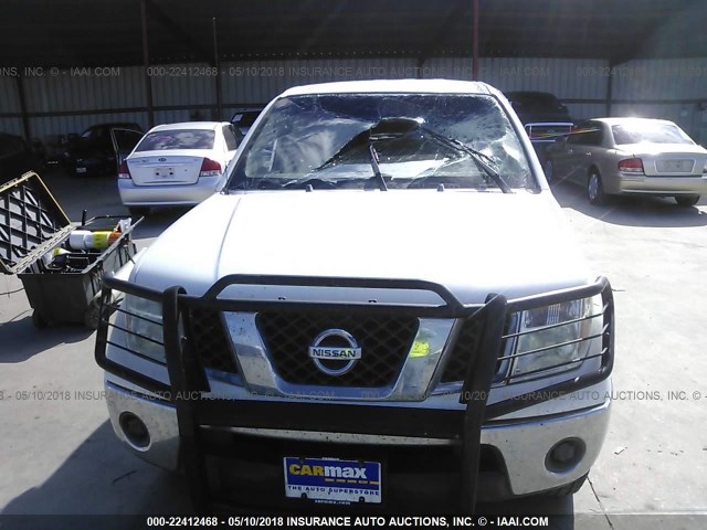 1N6AD09W27C407579 - 2007 NISSAN FRONTIER CREW CAB LE/SE/OFF ROAD WHITE photo 6