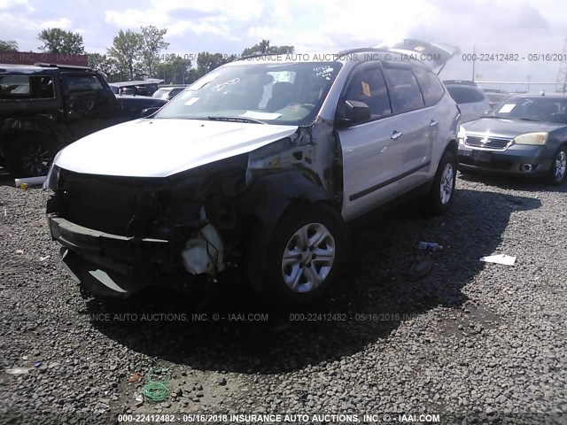 1GNKRFKDXDJ117481 - 2013 CHEVROLET TRAVERSE LS SILVER photo 2