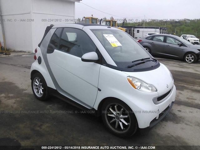 WMEEK31X89K251638 - 2009 SMART FORTWO PASSION WHITE photo 1