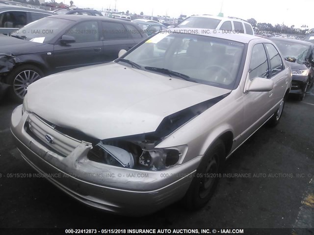4T1BG22KXXU871761 - 1999 TOYOTA CAMRY CE/LE/XLE GOLD photo 2