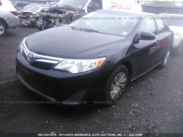 4T4BF1FKXDR310498 - 2013 TOYOTA CAMRY L/SE/LE/XLE 黑色 照片 2