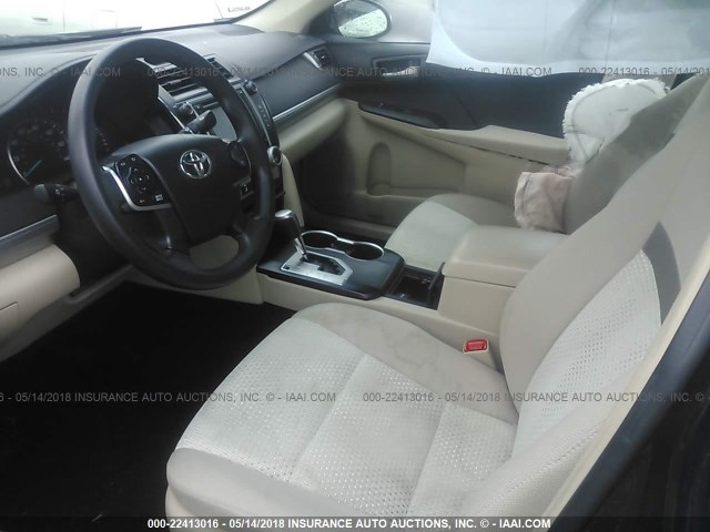 4T4BF1FKXDR310498 - 2013 TOYOTA CAMRY L/SE/LE/XLE 黑色 照片 5