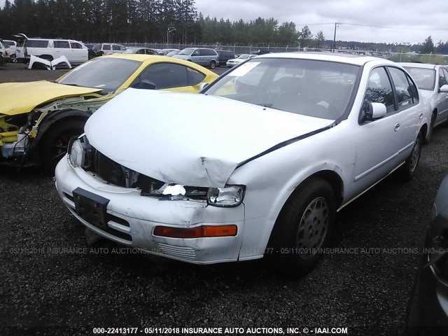 JN1CA21D8TM425182 - 1996 NISSAN MAXIMA GLE/GXE/SE WHITE photo 2