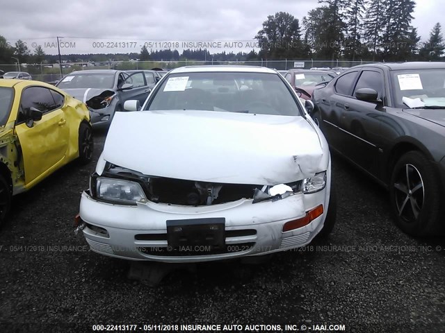 JN1CA21D8TM425182 - 1996 NISSAN MAXIMA GLE/GXE/SE WHITE photo 6