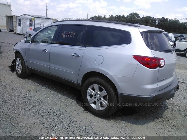 1GNEV23D59S147277 - 2009 CHEVROLET TRAVERSE LT GRAY photo 3