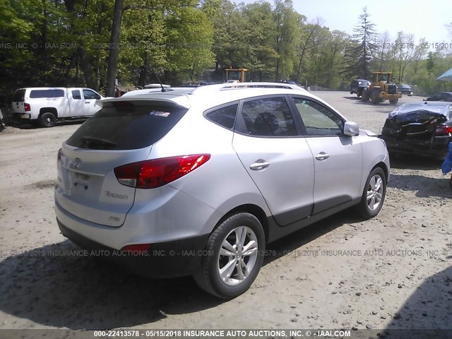 KM8JUCAC1BU261969 - 2011 HYUNDAI TUCSON GLS/LIMITED SILVER photo 4