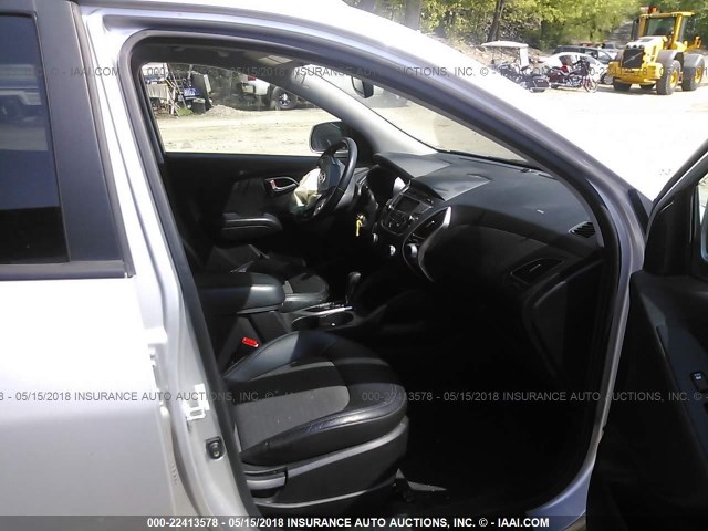 KM8JUCAC1BU261969 - 2011 HYUNDAI TUCSON GLS/LIMITED 银色 照片 5