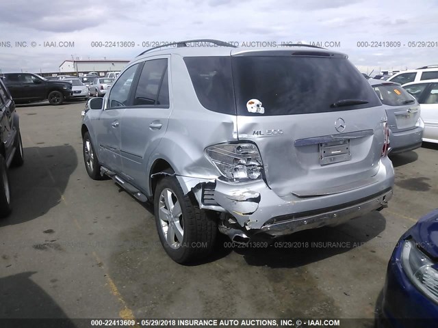 4JGBB75E76A067189 - 2006 MERCEDES-BENZ ML 500 SILVER photo 3