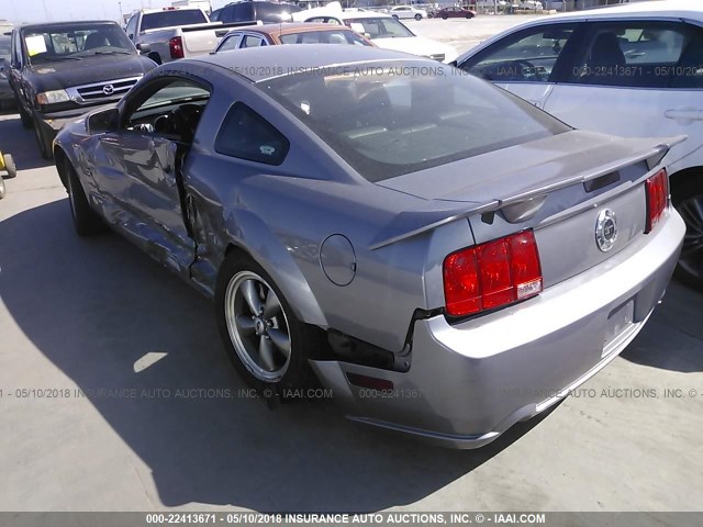 1ZVHT82H965211153 - 2006 FORD MUSTANG GT GRAY photo 3