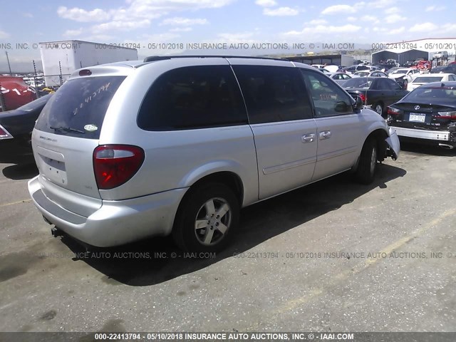 2D4GP44L35R515953 - 2005 DODGE GRAND CARAVAN SXT SILVER photo 4