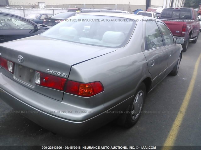 4T1BG22K7YU703786 - 2000 TOYOTA CAMRY CE/LE/XLE 灰色 照片 4