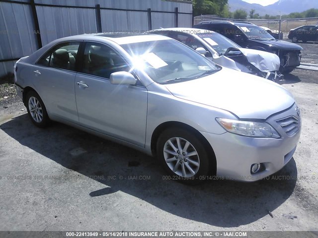 4T1BK3EKXBU625317 - 2011 TOYOTA CAMRY SE/LE/XLE ვერცხლისფერი ფოტო 1