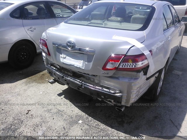 4T1BK3EKXBU625317 - 2011 TOYOTA CAMRY SE/LE/XLE ვერცხლისფერი ფოტო 6