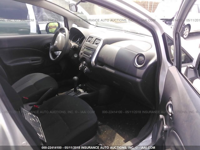 3N1CE2CP6EL434195 - 2014 NISSAN VERSA NOTE S/S PLUS/SV/SL SILVER photo 5