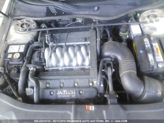 1LNHM97V72Y700451 - 2002 LINCOLN CONTINENTAL  Braun Foto 10