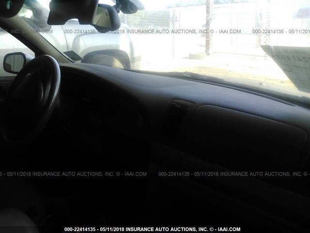 1LNHM97V72Y700451 - 2002 LINCOLN CONTINENTAL  Braun Foto 5