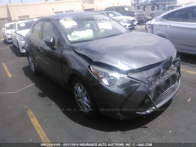 3MYDLBZV9GY115894 - 2016 TOYOTA SCION IA GRAY photo 1