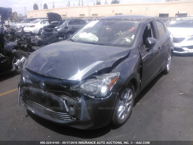 3MYDLBZV9GY115894 - 2016 TOYOTA SCION IA GRAY photo 2