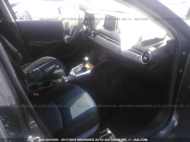 3MYDLBZV9GY115894 - 2016 TOYOTA SCION IA GRAY photo 5