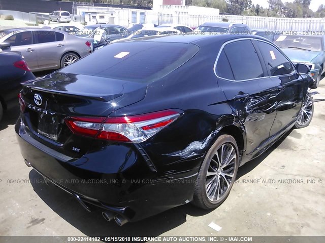 4T1B11HK7JU564493 - 2018 TOYOTA CAMRY L/LE/XLE/SE/XSE BLACK photo 4