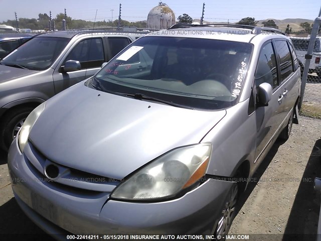 5TDBK22C08S013362 - 2008 TOYOTA SIENNA XLE/XLE LIMITED SILVER photo 2