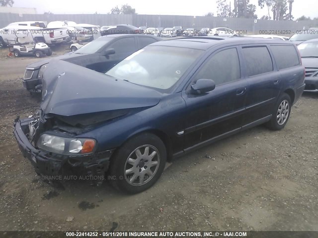 YV1SW61RX11137735 - 2001 VOLVO V70 BLUE photo 2