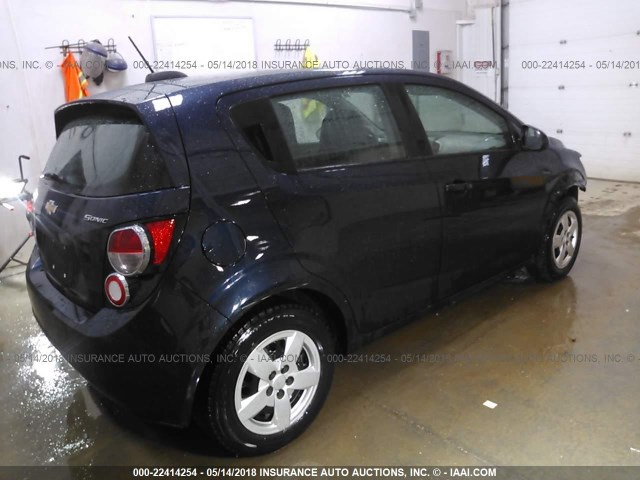 1G1JA6SH4F4158746 - 2015 CHEVROLET SONIC LS 蓝色 照片 4