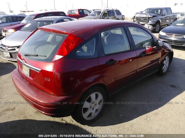 3FAFP37332R157733 - 2002 FORD FOCUS ZX5 RED photo 4