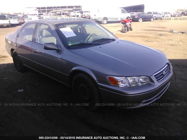 JT2BG22K810566951 - 2001 TOYOTA CAMRY CE/LE/XLE GRAY photo 1