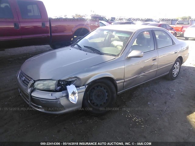 JT2BG22K810566951 - 2001 TOYOTA CAMRY CE/LE/XLE GRAY photo 2