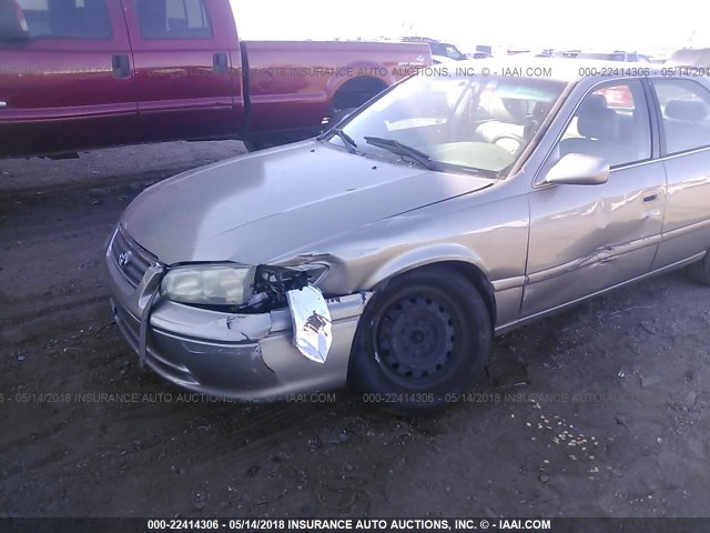 JT2BG22K810566951 - 2001 TOYOTA CAMRY CE/LE/XLE GRAY photo 6