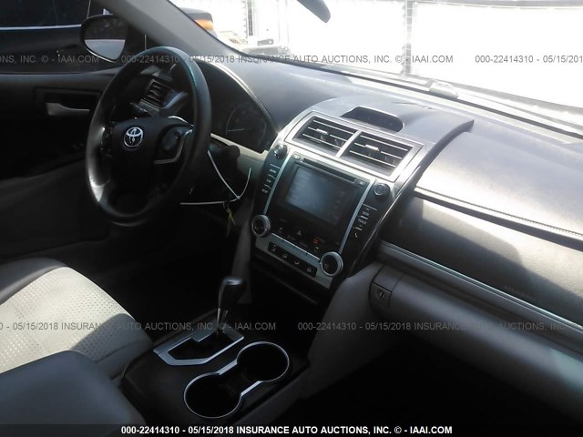 4T4BF1FK6ER374118 - 2014 TOYOTA CAMRY L/SE/LE/XLE 黑色 照片 5