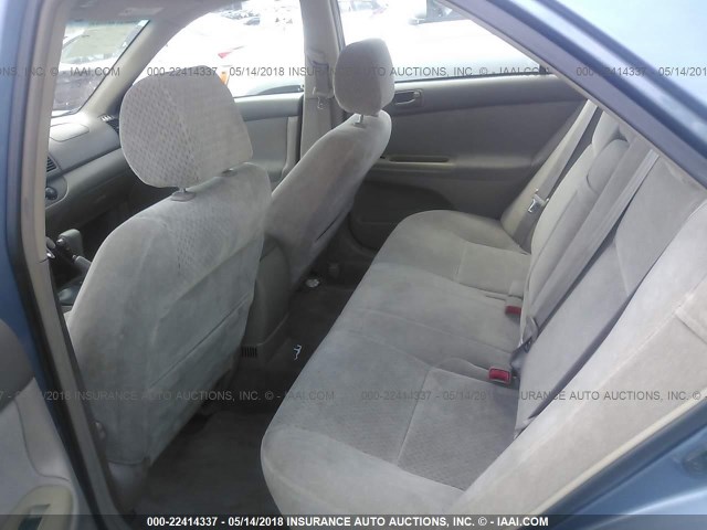 4T1BE32K52U616536 - 2002 TOYOTA CAMRY LE/XLE/SE ლურჯი ფოტო 8