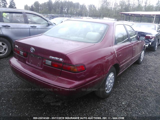 JT2BG22KXV0012381 - 1997 TOYOTA CAMRY LE/XLE RED photo 4