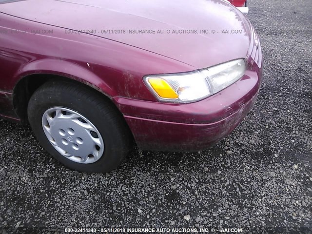 JT2BG22KXV0012381 - 1997 TOYOTA CAMRY LE/XLE RED photo 6