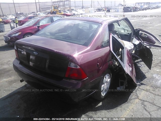 1FAHP34NX7W129303 - 2007 FORD FOCUS ZX4/S/SE/SES 红色 照片 4