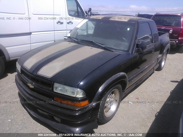 1GCCS195028174537 - 2002 CHEVROLET S TRUCK S10 BLACK photo 2